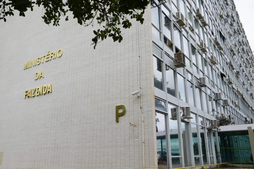 Fachada do Ministério da Fazenda, no Bloco P da Esplanada dos Ministérios, em Brasília