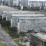 Vista aérea da Esplanada dos Ministérios em Brasília, com os prédios do governo federal