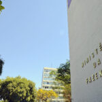 Fachada do prédio do Ministério da Fazenda em Brasília, com o nome do órgão em letras douradas na parede