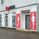 Fachada vazia de uma casa de apostas TipWin em Hannover, Alemanha, sem relação com os sites suspensos no Brasil (Foto de arquivo: fachada de uma casa de apostas na Alemanha, sem relação com os sites suspensos pela Fazenda no Brasil.)