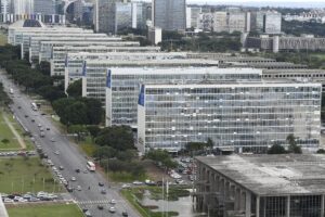 Vista aérea da Esplanada dos Ministérios em Brasília, com a sede do Ministério da Fazenda (Foto de arquivo: sede do Ministério da Fazenda na Esplanada dos Ministérios, em Brasília.)