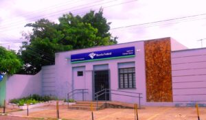 Fachada de agência local da Receita Federal do Brasil, em Campo Maior (PI) (Foto de arquivo: agência da Receita Federal do Brasil em Campo Maior (PI), sem relação direta com o balanço do 1º semestre.)