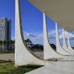 Fachada do Supremo Tribunal Federal em Brasília, com colunas de mármore em curva (Foto de arquivo: fachada do STF em Brasília.)