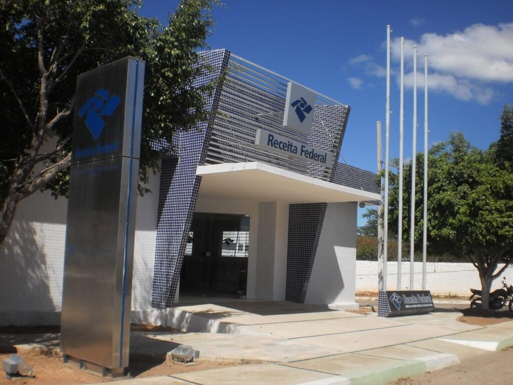 Fachada de agência da Receita Federal, instituição responsável pela tributação de apostas (Foto de arquivo de agência da Receita Federal, ilustrativa da instituição responsável pela tributação de apostas.)