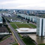 Vista aérea da Esplanada dos Ministérios em Brasília, com prédios do governo federal e o Congresso Nacional ao fundo (Foto de arquivo: Esplanada dos Ministérios, sede dos órgãos federais em Brasília.)