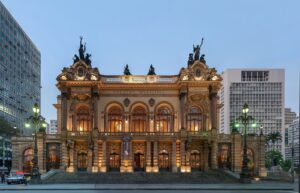 Fachada do Theatro Municipal de São Paulo, cidade-sede da FecomercioSP (Foto de arquivo: Theatro Municipal de São Paulo, imagem ilustrativa da cidade-sede da FecomercioSP, sem relação direta com apostas.)