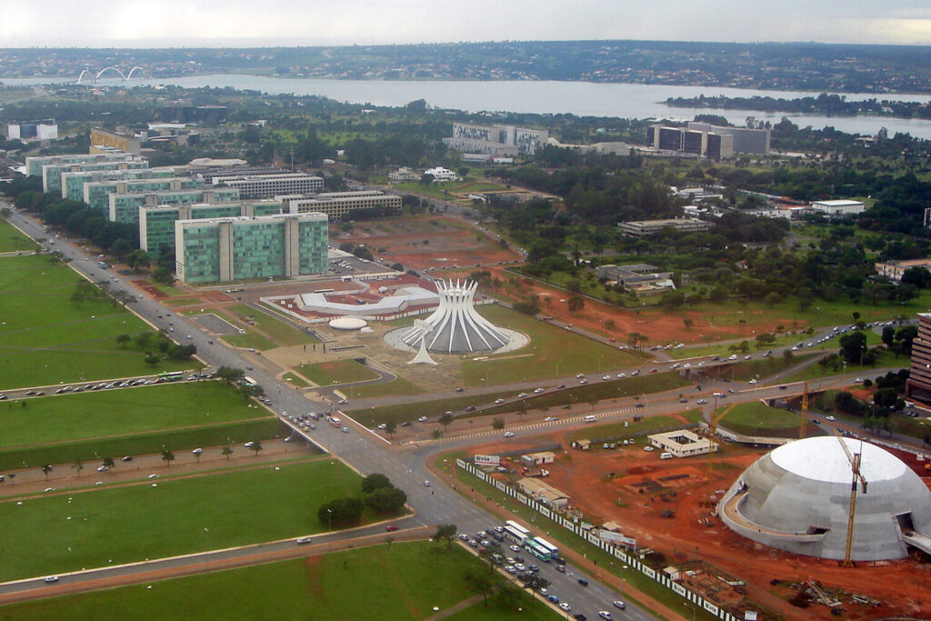 Vista aérea da Esplanada dos Ministérios, em Brasília, sede dos órgãos federais responsáveis pela regulação do setor de apostas (Foto de arquivo (2006): vista aérea da Esplanada dos Ministérios, em Brasília, sede dos órgãos federais responsáveis pela regulação do setor.)