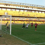 Estádio Urbano Caldeira, a Vila Belmiro, casa do Santos, em foto de arquivo de partida de 2003 (Foto de arquivo: Estádio Vila Belmiro, em partida de 2003, usada apenas para ilustrar o estádio do Santos.)