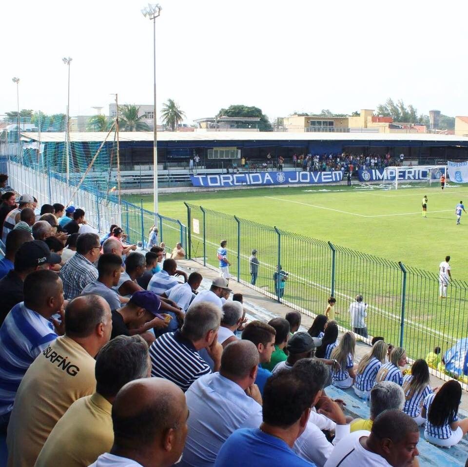 Torcida do Olaria em estádio no Rio de Janeiro, cena ilustrativa do universo do futebol (Foto de arquivo: torcida do Olaria em jogo no Rio de Janeiro (2020), imagem ilustrativa do universo do futebol.)
